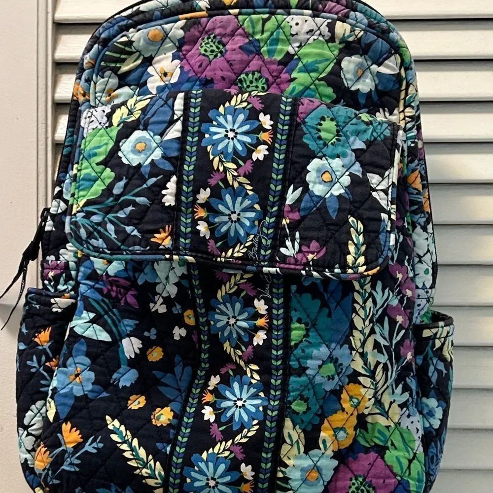 Floral Quilted Backpack 🎒 - Picture 4 of 17